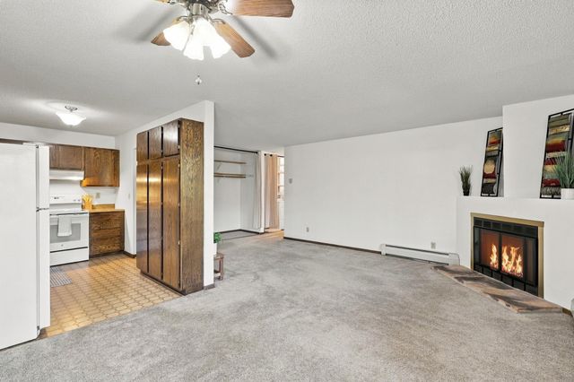 4350 Trenton Lane N 116, Plymouth, MN 55442