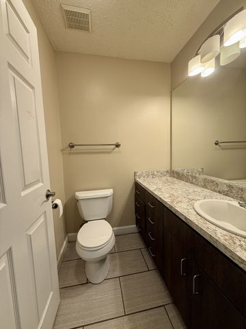 2169 Highway 41 S Apt 13, Greenbrier, TN 37073