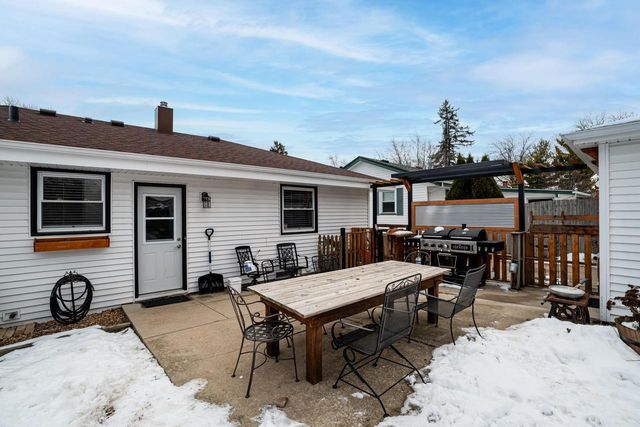 6108 51st AVENUE, Kenosha, WI 53142