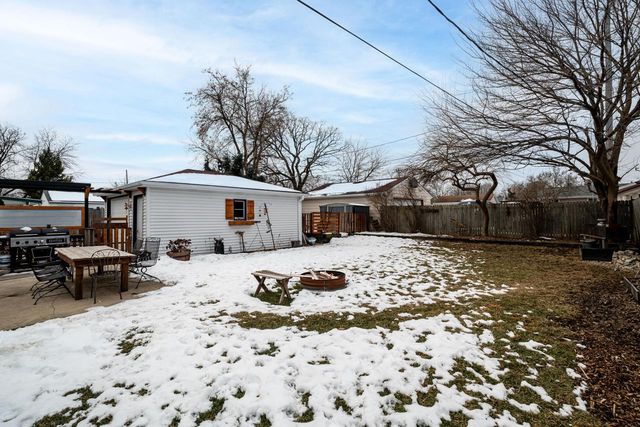 6108 51st AVENUE, Kenosha, WI 53142