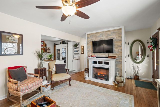 6108 51st AVENUE, Kenosha, WI 53142