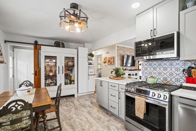 6108 51st AVENUE, Kenosha, WI 53142