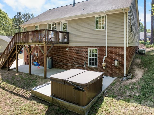 441 Carriage Lane, Linwood, NC 27299