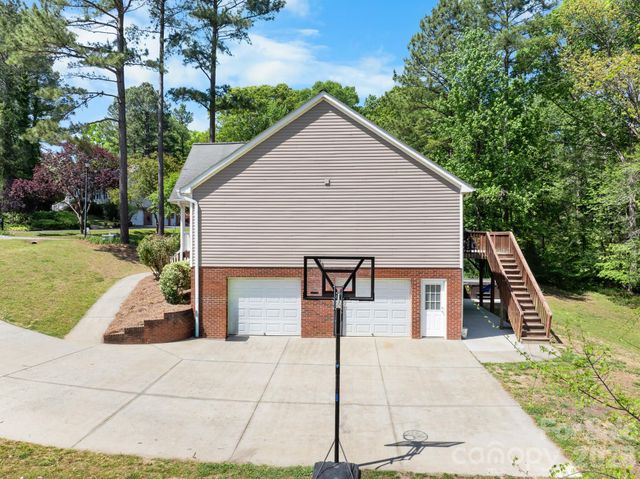 441 Carriage Lane, Linwood, NC 27299