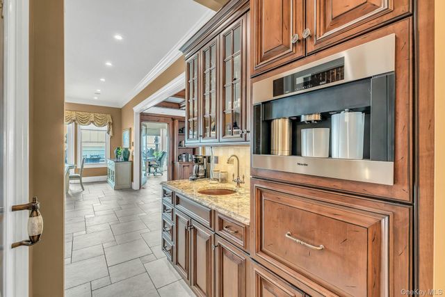 4 Shoal Drive, West Islip, NY 11795