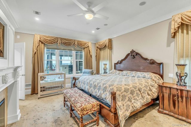 4 Shoal Drive, West Islip, NY 11795