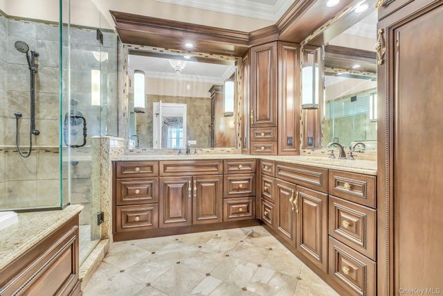 4 Shoal Drive, West Islip, NY 11795