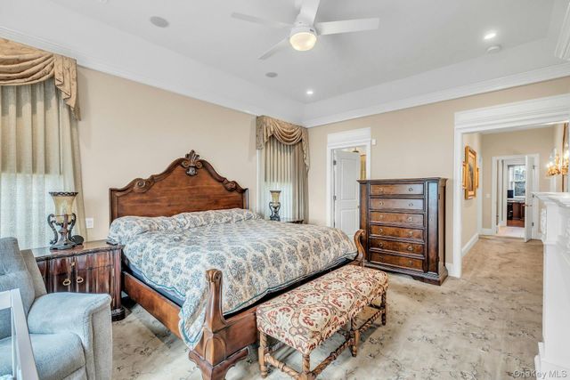 4 Shoal Drive, West Islip, NY 11795