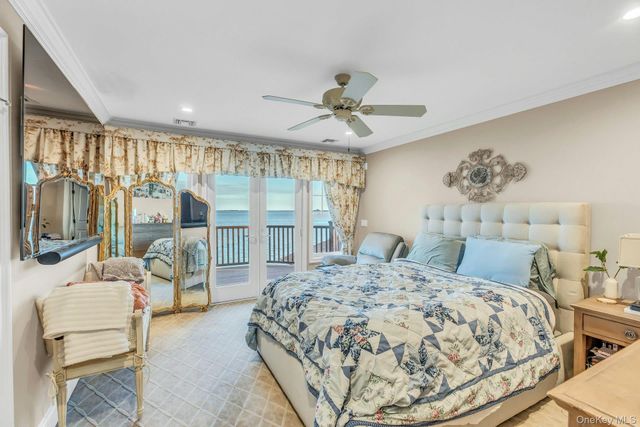 4 Shoal Drive, West Islip, NY 11795