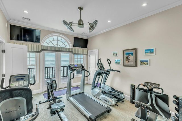 4 Shoal Drive, West Islip, NY 11795