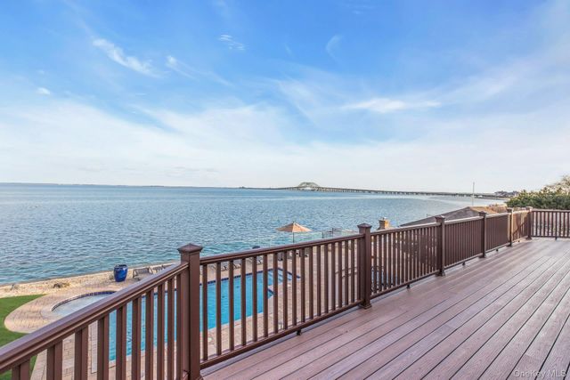 4 Shoal Drive, West Islip, NY 11795