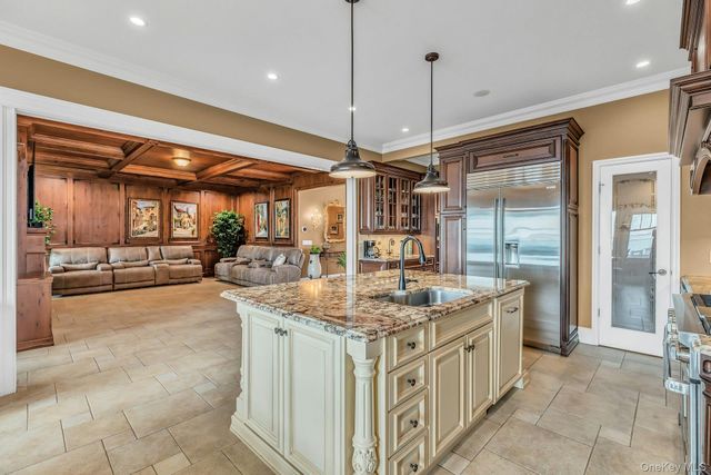 4 Shoal Drive, West Islip, NY 11795