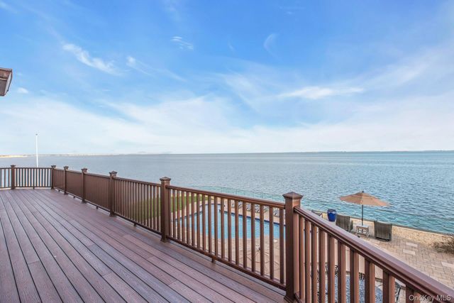 4 Shoal Drive, West Islip, NY 11795