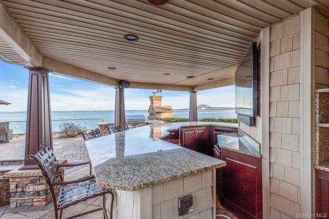 4 Shoal Drive, West Islip, NY 11795