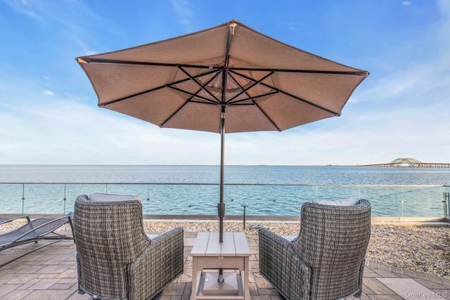 4 Shoal Drive, West Islip, NY 11795