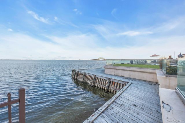 4 Shoal Drive, West Islip, NY 11795