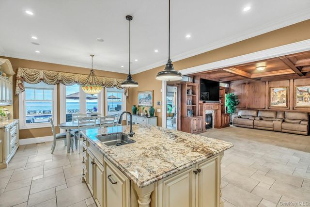 4 Shoal Drive, West Islip, NY 11795