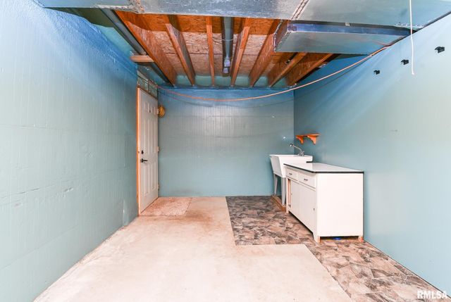 118 S LOCUST Street, Williamsfield, IL 61489