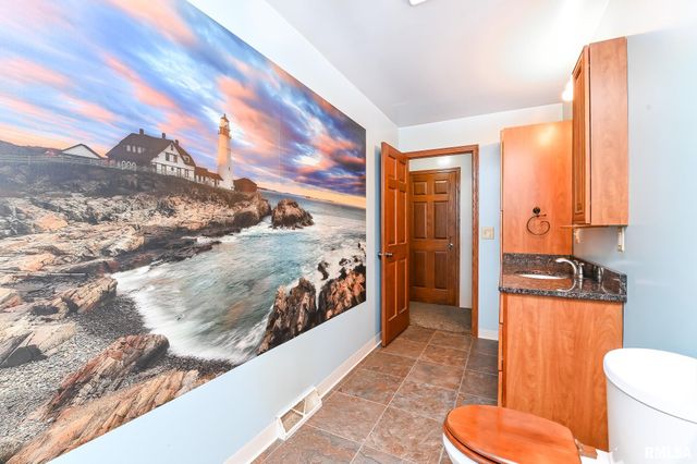 118 S LOCUST Street, Williamsfield, IL 61489