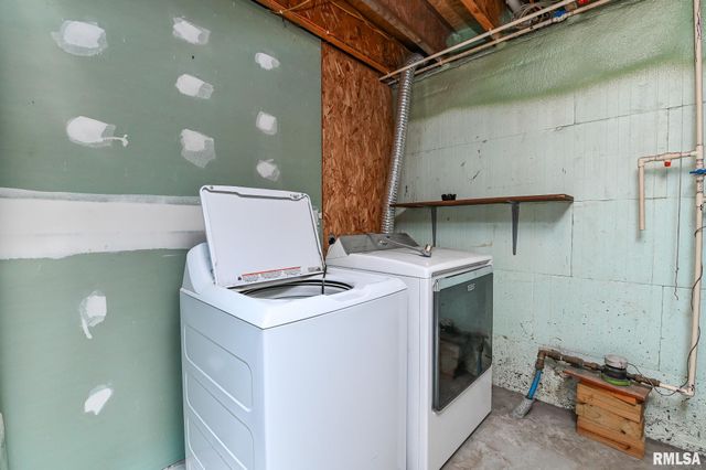 118 S LOCUST Street, Williamsfield, IL 61489