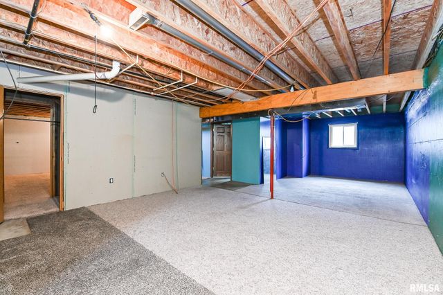 118 S LOCUST Street, Williamsfield, IL 61489