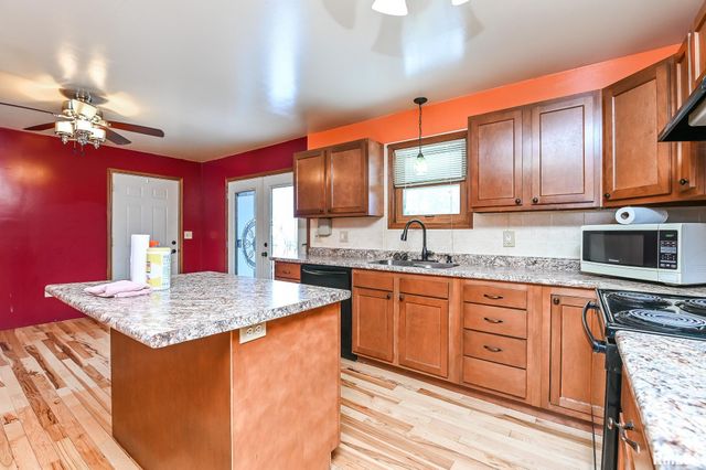 118 S LOCUST Street, Williamsfield, IL 61489