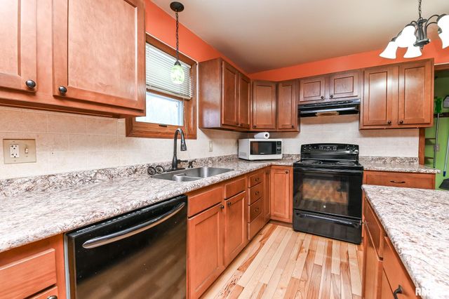 118 S LOCUST Street, Williamsfield, IL 61489