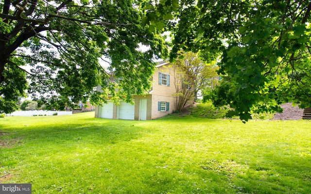 100 ALBRIGHT DR, Hanover, PA 17331