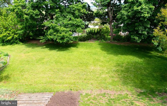100 ALBRIGHT DR, Hanover, PA 17331