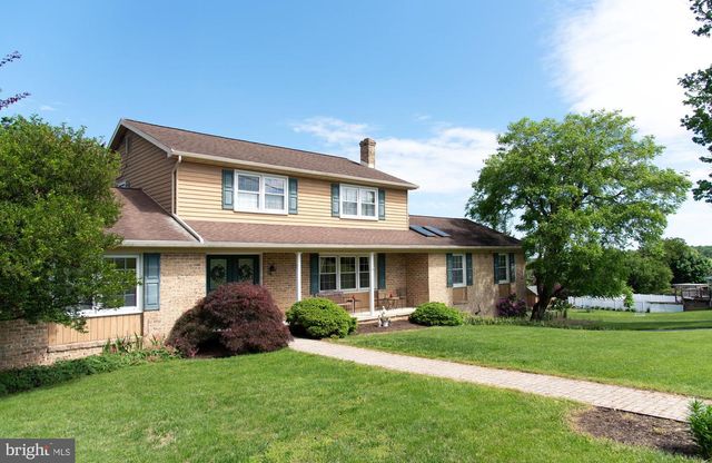 100 ALBRIGHT DR, Hanover, PA 17331