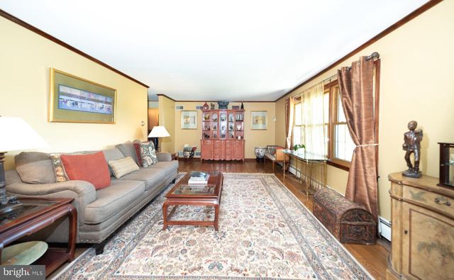 100 ALBRIGHT DR, Hanover, PA 17331