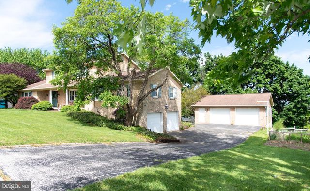 100 ALBRIGHT DR, Hanover, PA 17331