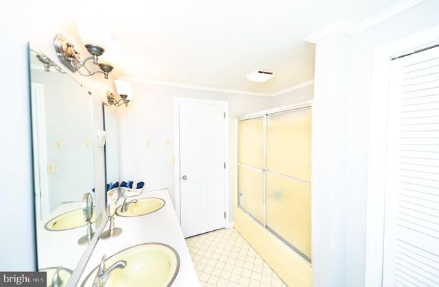 100 ALBRIGHT DR, Hanover, PA 17331