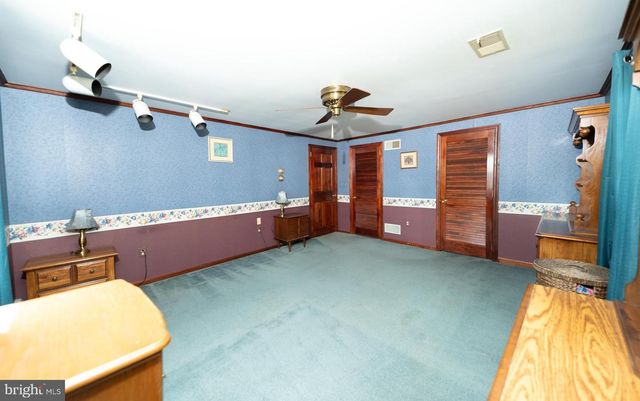 100 ALBRIGHT DR, Hanover, PA 17331
