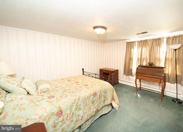 100 ALBRIGHT DR, Hanover, PA 17331