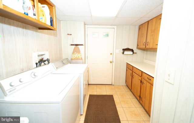 100 ALBRIGHT DR, Hanover, PA 17331