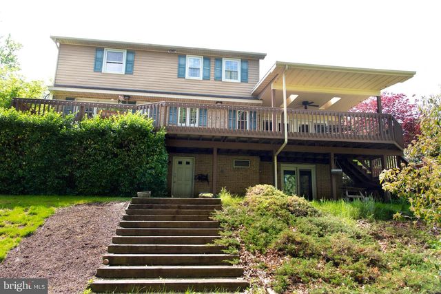 100 ALBRIGHT DR, Hanover, PA 17331