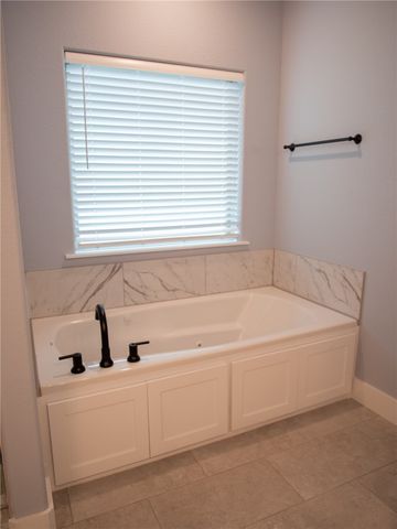 2128 S Magnificent Loop, Fayetteville, AR 72701