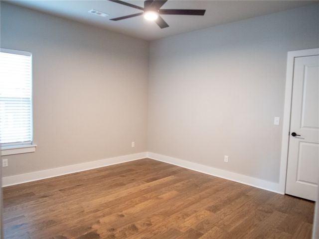 2128 S Magnificent Loop, Fayetteville, AR 72701