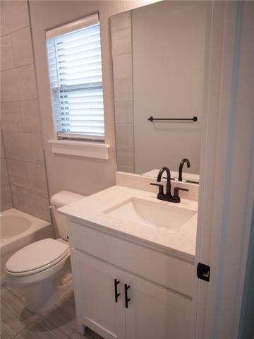 2128 S Magnificent Loop, Fayetteville, AR 72701