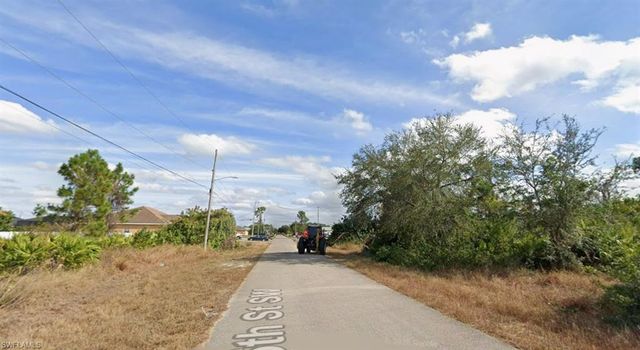 3006 5th ST SW, Lehigh Acres, FL 33976