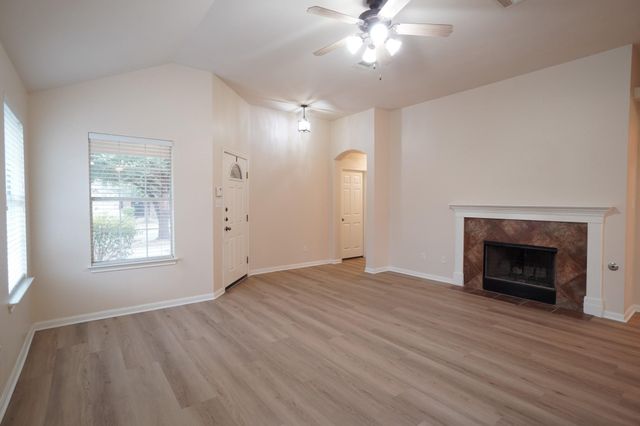 368 AMBER ASH DR, Kyle, TX 78640