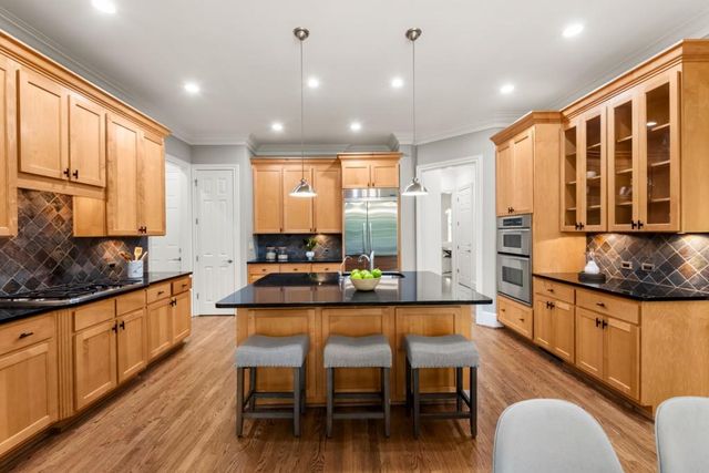 250 Enclave, Atlanta, GA 30342