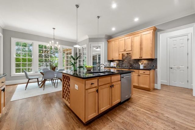 250 Enclave, Atlanta, GA 30342