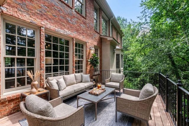 250 Enclave, Atlanta, GA 30342