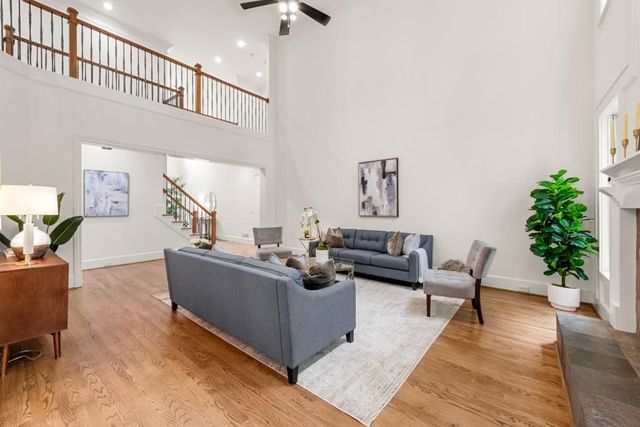 250 Enclave, Atlanta, GA 30342
