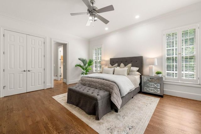 250 Enclave, Atlanta, GA 30342