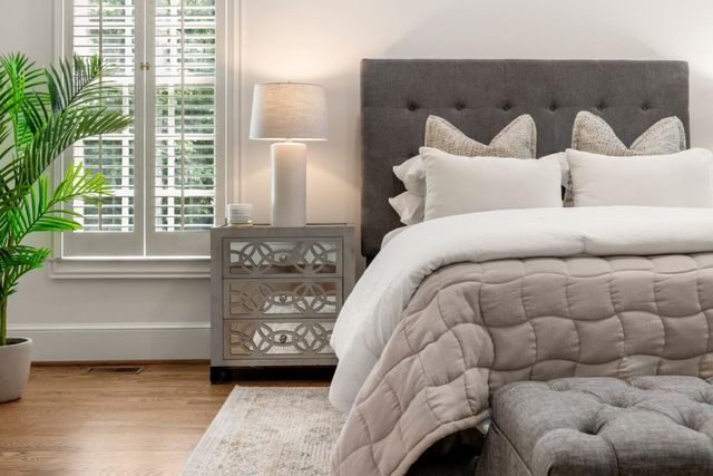 250 Enclave, Atlanta, GA 30342