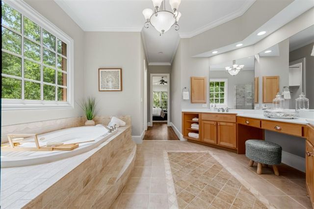 250 Enclave, Atlanta, GA 30342