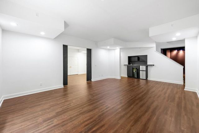 250 Enclave, Atlanta, GA 30342